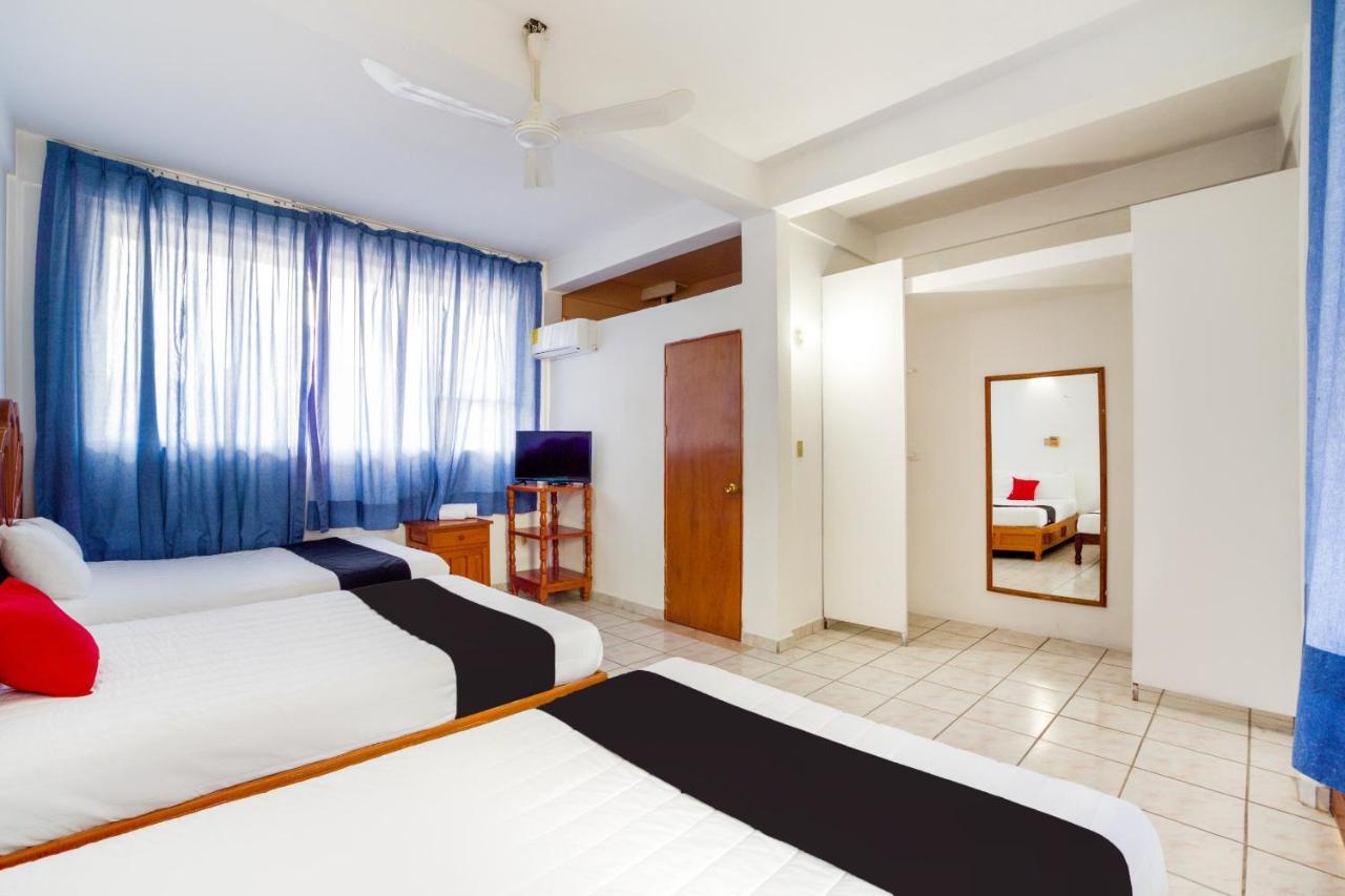 Hotel Adelita Zihuatanejo Kültér fotó